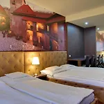 Corvin Hotel 3*