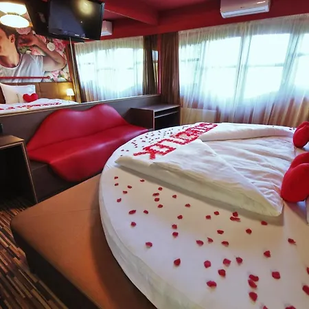 Szálloda Corvin Gyula