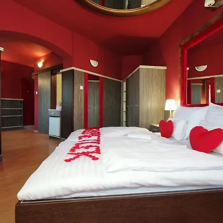 Otel Corvin 3*